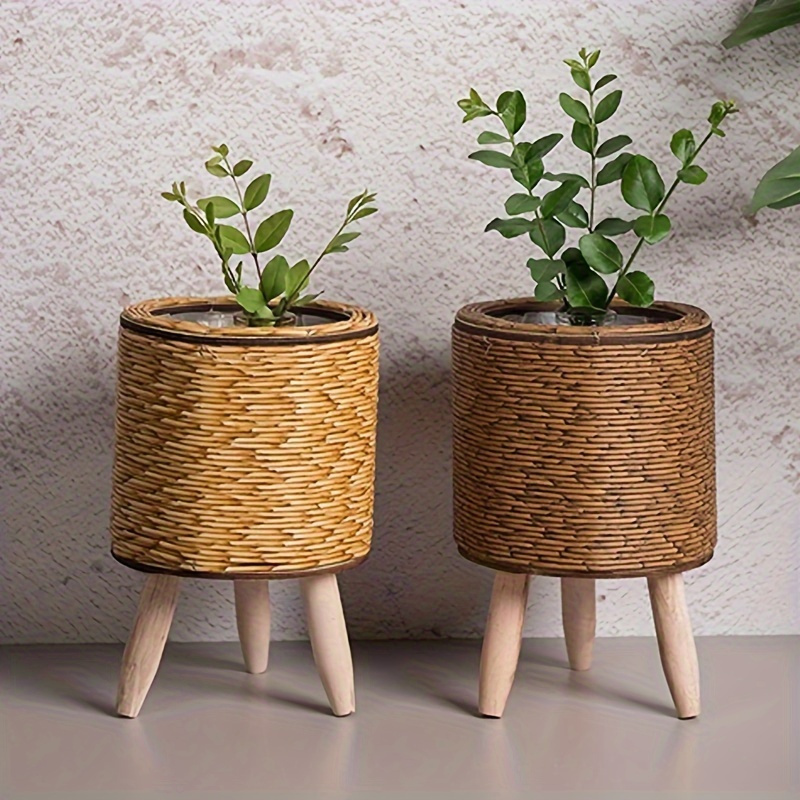 木製の脚が付いた素朴な籐プランター,屋内と屋外の植物用の多用 - Rattan Plant Basket のレビューと価格